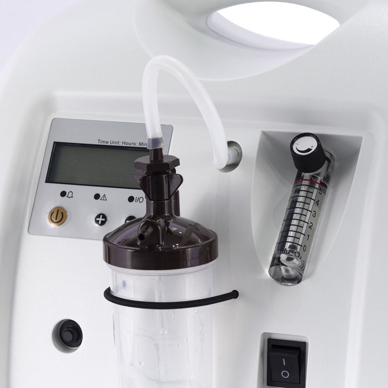 Concentratore di ossigeno a doppia potenza di 10 l Concentratore di ossigeno di purezza del 96% con nebulizzatore 390*310*590mm